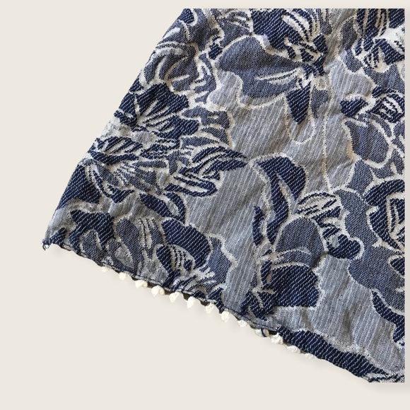 American Eagle Jean Floral Embroidered Pattern Crop/Tank Summer/Spring/Fall Top - Picture 4 of 8